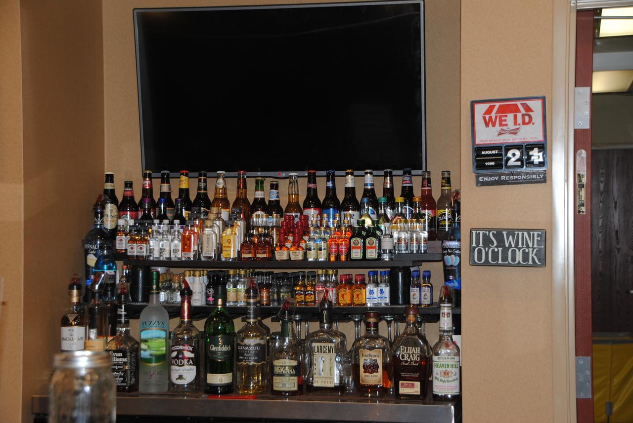 Charlestown Inn - Charlestown ภายนอก รูปภาพ